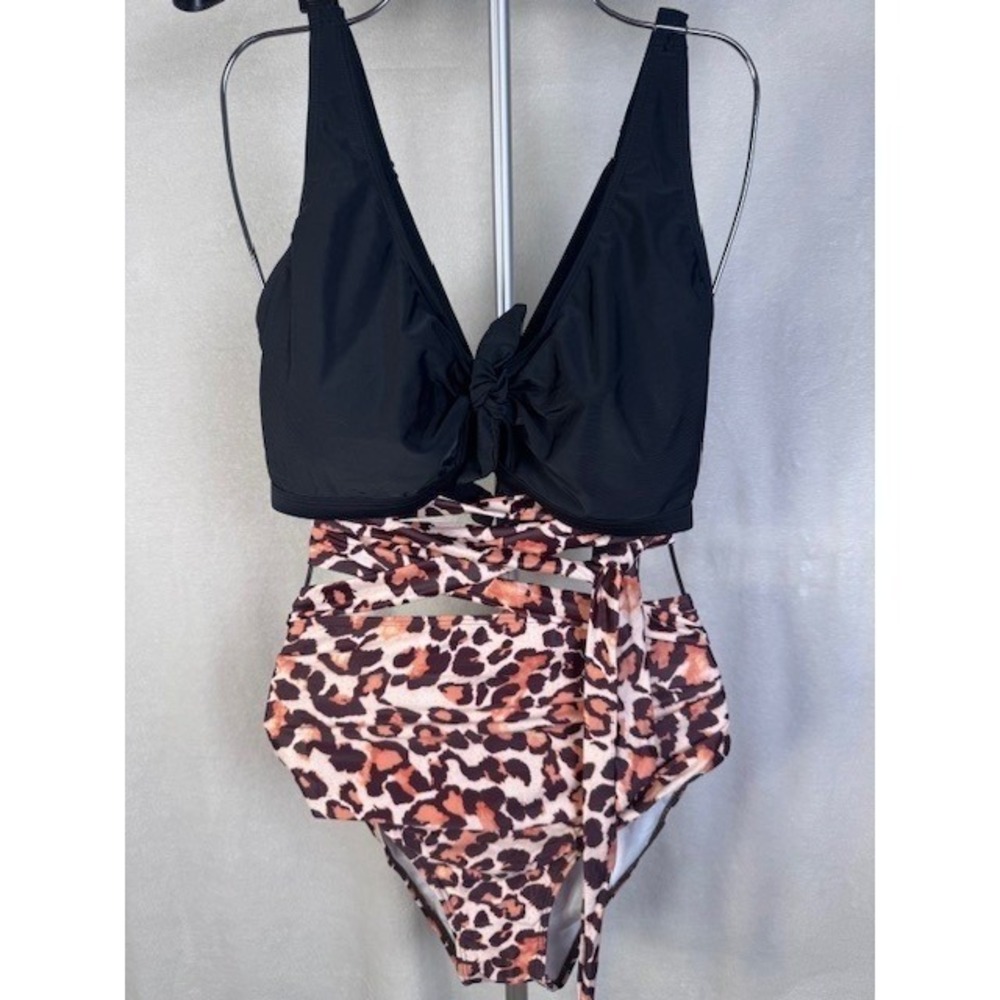 NWT DACI Two piece black top animal print bottom wrap tie padding Size XL